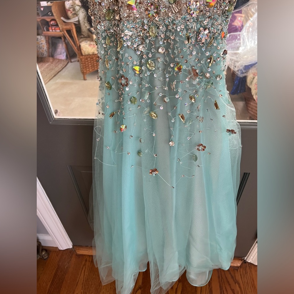 Beaded Terani Couture Mermaid-style Prom/pageant gown nude/aqua tulle skirt Sz 4 - Picture 6 of 9